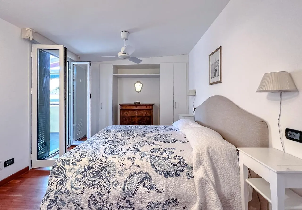 Bel Quadrilocale Con Terrazza Nel Centro Storico Apartment Varazze