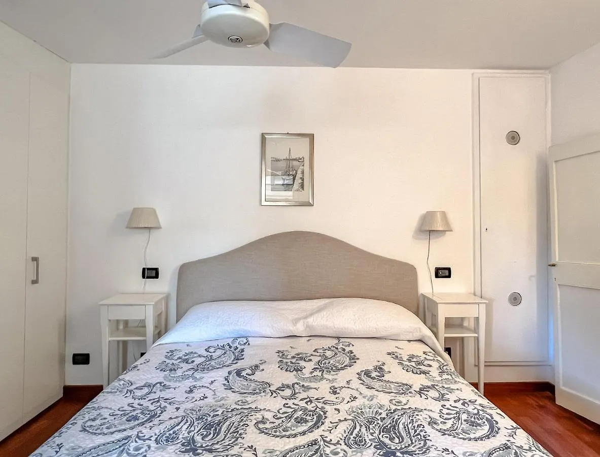 Bel Quadrilocale Con Terrazza Nel Centro Storico Apartment Varazze