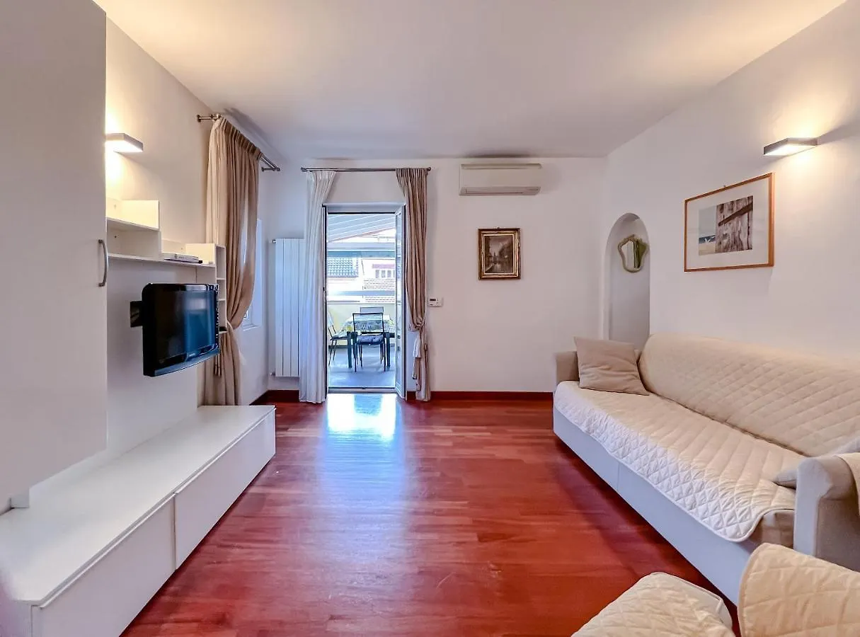 Bel Quadrilocale Con Terrazza Nel Centro Storico Apartment Varazze Italy